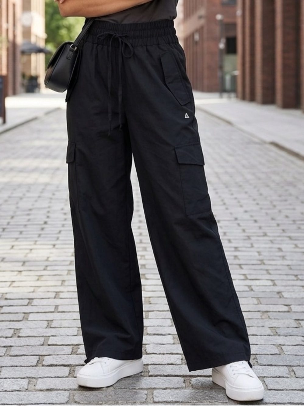 LUNA PEAK" LEG cargo pants FOR WOMEN SIZE S COLOR BLACK